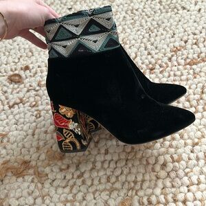 Brand new no box Dee Keller boots